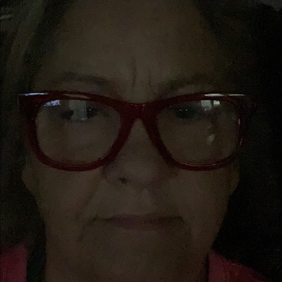 Meet your Posher, Julie - Picture 1 of 1